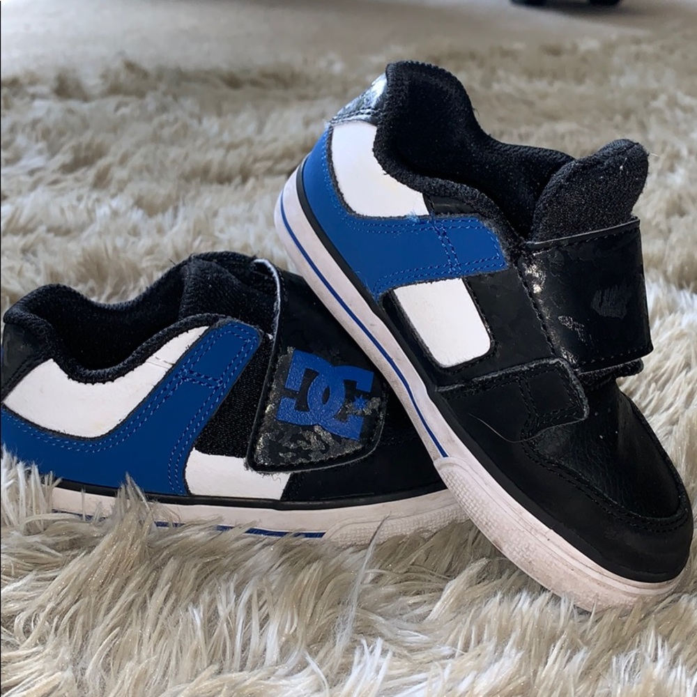GUC DC sneakers